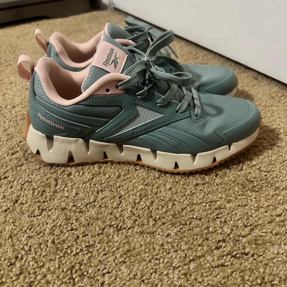 Reebok Women's Teal and Peach Sneakers